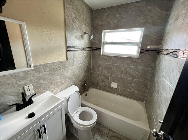 347 SE 6th St in Delray Beach, FL - Foto de edificio - Building Photo