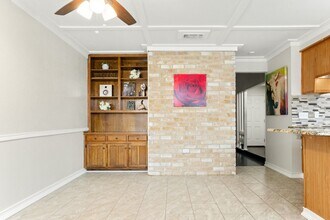 301 Hallmark Dr in Arlington, TX - Building Photo - Building Photo