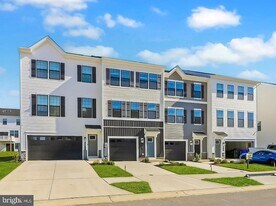 466 Still Feather Ave in La Plata, MD - Building Photo