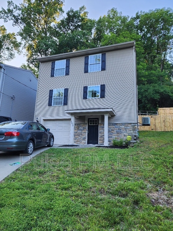 property at 1212 E Henry Clay Ave