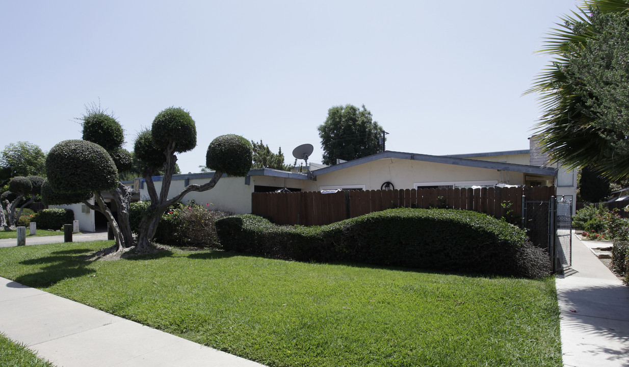 Andrews Street Apartments in Tustin, CA - Building Photo