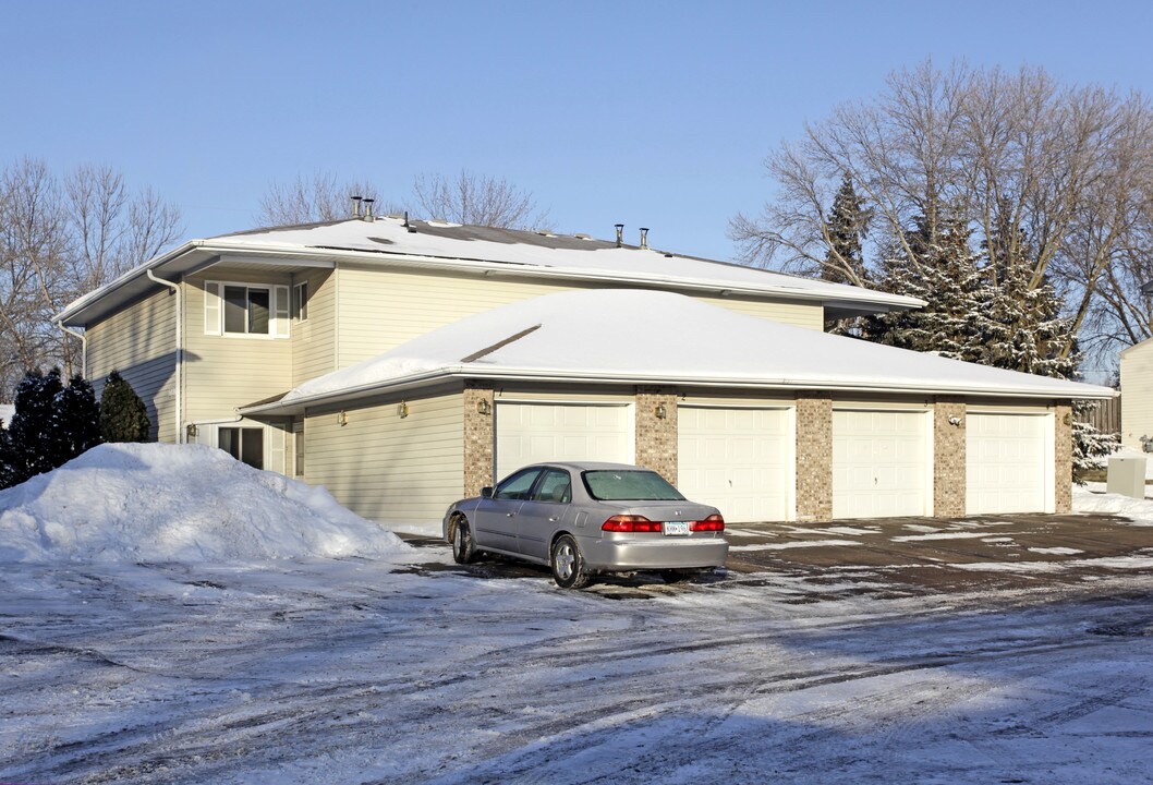 114 Ruth St N in St. Paul, MN - Building Photo