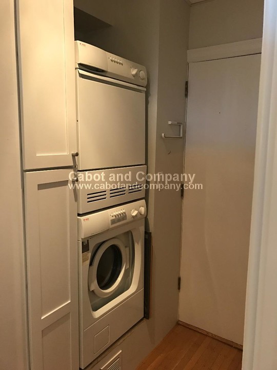 154 Beacon St, Unit #4 in Boston, MA - Building Photo