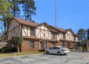 3298 Abbeywood Dr in Decatur, GA - Building Photo