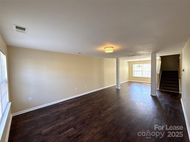 7131 Wandering Creek Dr in Charlotte, NC - Building Photo - Building Photo
