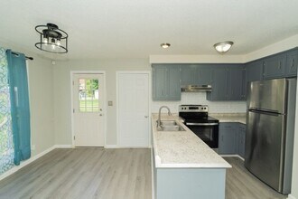 615 Doane Dr in Clarksville, TN - Building Photo - Building Photo