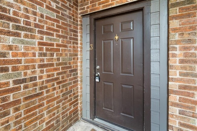 property at 505 Bellevue Pl