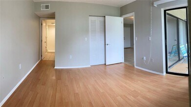 211 Meadow Ln in Oldsmar, FL - Building Photo - Building Photo