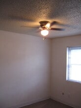 507 W White St, Unit 33 in Champaign, IL - Foto de edificio - Building Photo