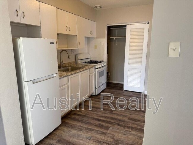 8025 Gravois Rd in St. Louis, MO - Building Photo - Building Photo