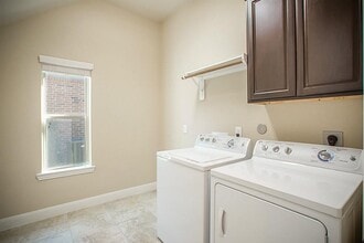106 S Sawbridge Cir in Spring, TX - Building Photo - Building Photo