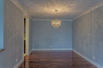 1615 E Central Rd in Arlington Heights, IL - Building Photo - Building Photo