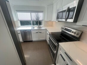 506 Hassinger Rd in San Jose, CA - Building Photo - Building Photo