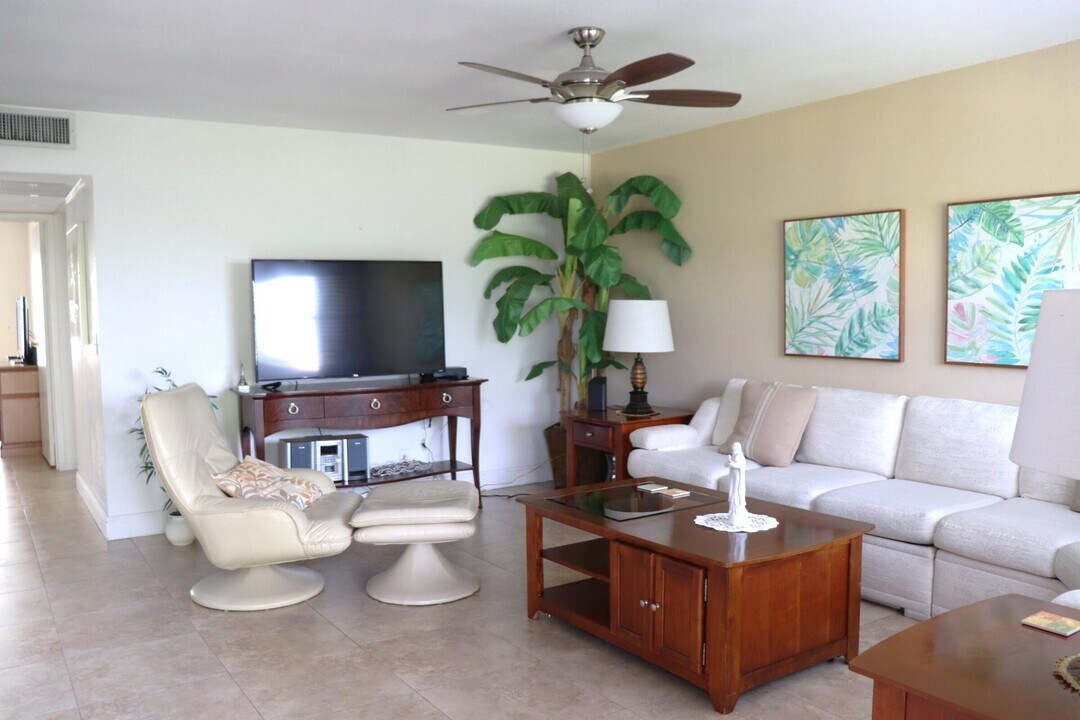 1 Valencia A in Delray Beach, FL - Building Photo