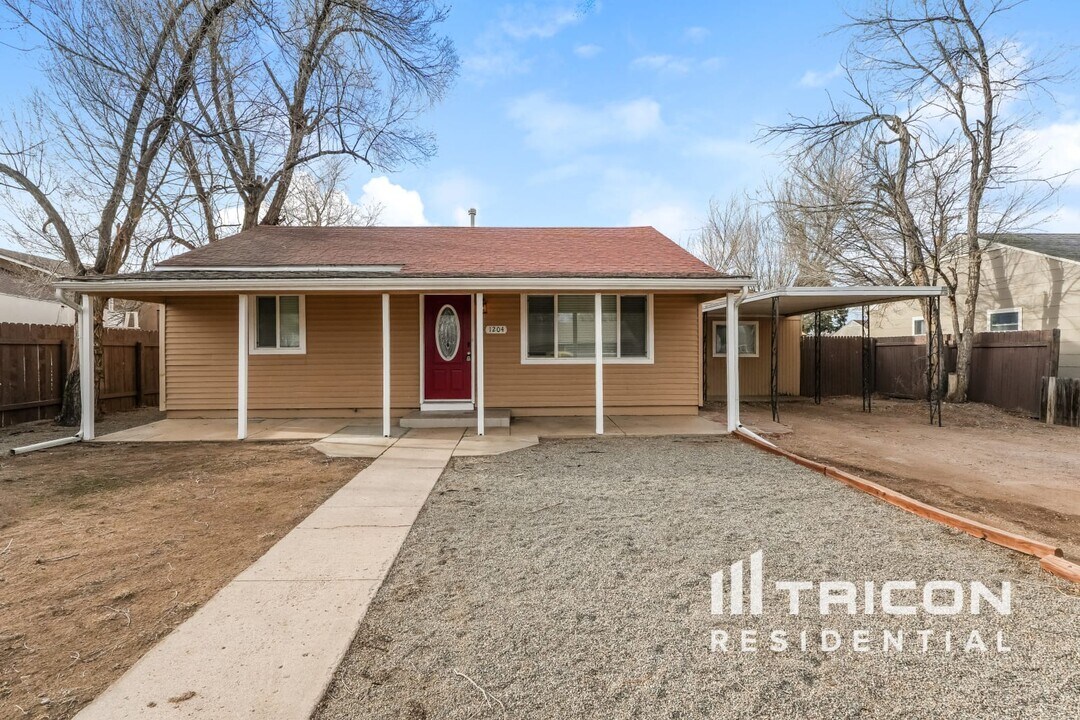 1204 Bristol Ave in Colorado Springs, CO - Building Photo