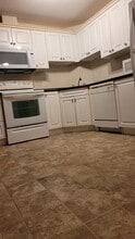 7331 S Terwillegar Dr NW in Edmonton, AB - Building Photo - Building Photo