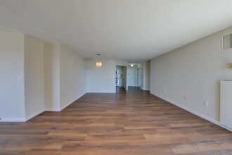 1332 Harmon Cove Tower in Secaucus, NJ - Building Photo - Building Photo