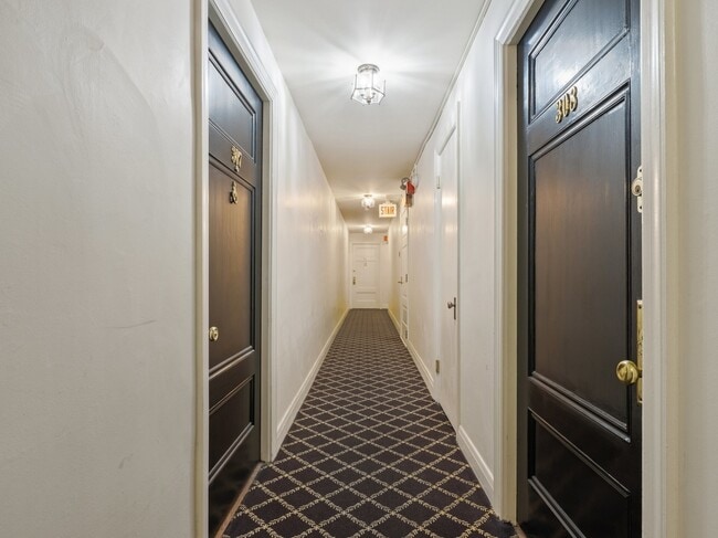 60 E Scott St in Chicago, IL - Building Photo - Building Photo