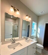 8038 Pinot Ln in Charlotte, NC - Foto de edificio - Building Photo