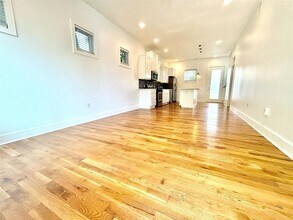 2917 E 12th St in Austin, TX - Building Photo - Building Photo