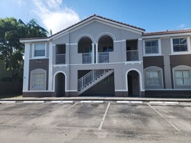 1539 SE 27th St, Unit 201 in Homestead, FL - Building Photo