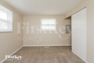 57 Golfview Ln in Carpentersville, IL - Building Photo - Building Photo