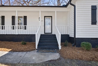 215 Mayodan Dr in Cary, NC - Building Photo - Building Photo