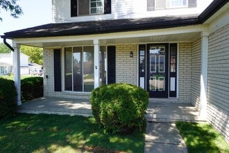 4415 Fox Hill Dr in Sterling Heights, MI - Building Photo - Building Photo