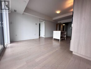 955 Bay St. in Toronto, ON - Building Photo - Building Photo