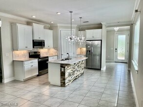 28442 Captiva Shell Lp in Bonita Springs, FL - Building Photo - Building Photo