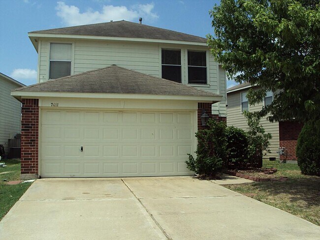 7411 Village Lake Dr in Cypress, TX - Building Photo - Building Photo