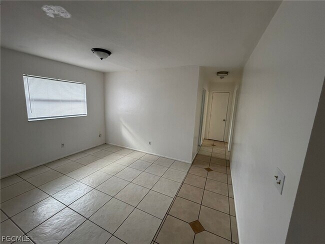 6192 Markland Ave in Ft. Myers, FL - Building Photo - Building Photo