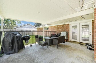 1109 Frances Dr in Rosenberg, TX - Building Photo - Building Photo