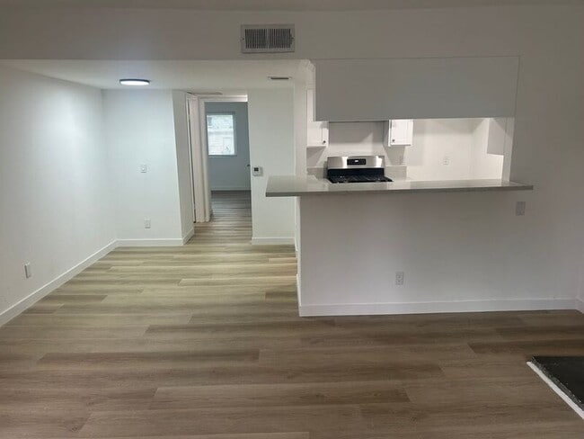 8603 Fenwick St in Los Angeles, CA - Building Photo - Building Photo