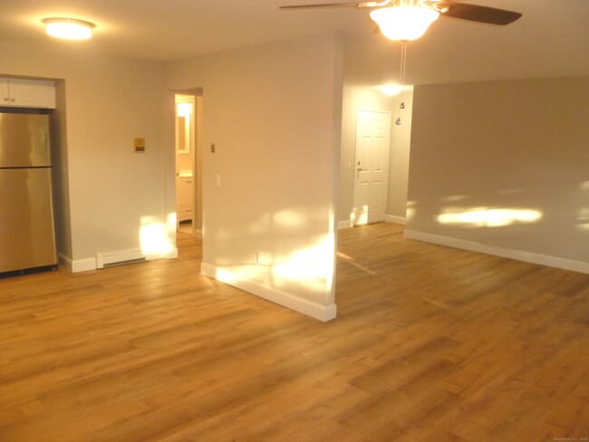 2955 Madison Ave in Bridgeport, CT - Building Photo - Building Photo