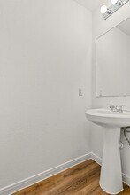 169 Iris St in Livingston, TX - Foto de edificio - Building Photo