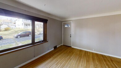 910 N 56th Ave W in Duluth, MN - Building Photo - Building Photo