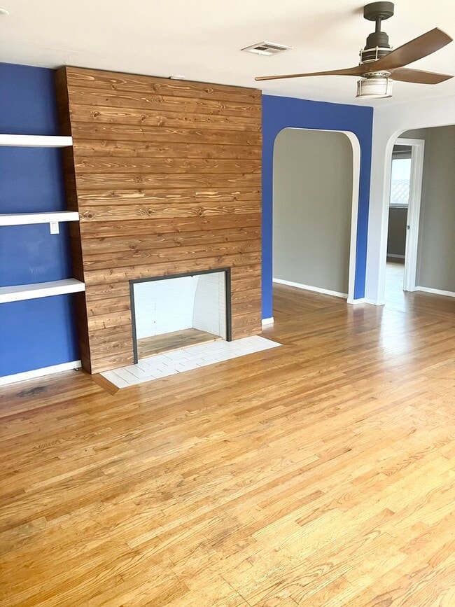 6124 Mary Ln Dr in San Diego, CA - Building Photo - Building Photo