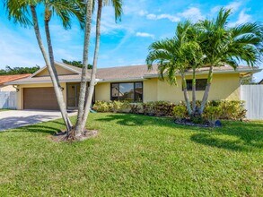 19508 Hampton Dr in Boca Raton, FL - Building Photo - Building Photo