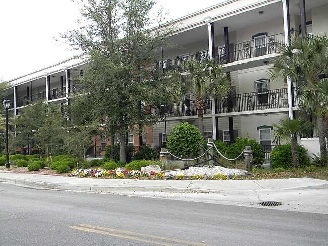 property at 2902 River Dr