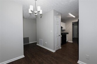 7215 Crestside Dr in Austell, GA - Building Photo - Building Photo