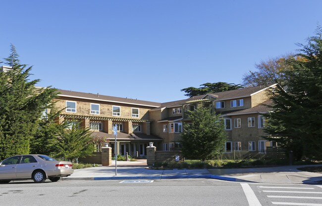 Vista Point Apartments in Pacific Grove, CA - Building Photo - Building Photo