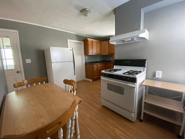 4 Pond St, Unit Floor 1