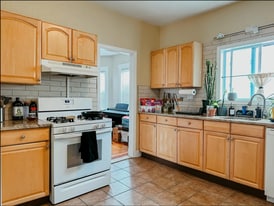 170 Fellsway W, Unit 2 in Medford, MA - Building Photo
