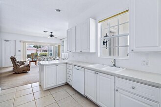 242 Poinciana Dr in Jupiter, FL - Building Photo - Building Photo