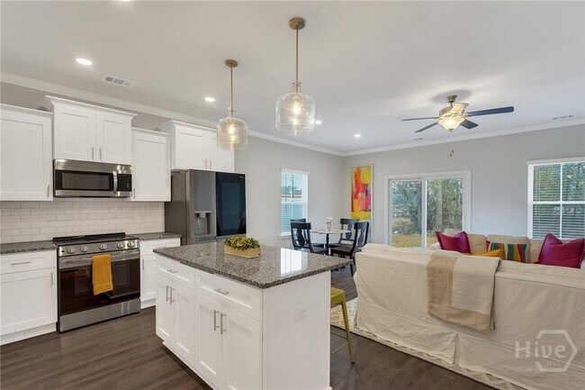 1102 Belle Island Rd in Richmond Hill, GA - Building Photo - Building Photo
