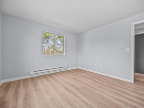 98 Carlton St in New Britain, CT - Foto de edificio - Building Photo