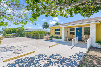 1123 N Federal Hwy in Lake Worth, FL - Building Photo - Building Photo