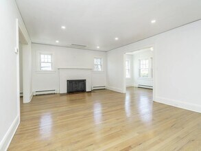 80 Highland Ave in Port Washington, NY - Building Photo - Building Photo