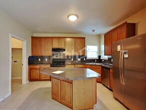 1101 Shadow Glenn Dr in Conroe, TX - Building Photo - Building Photo